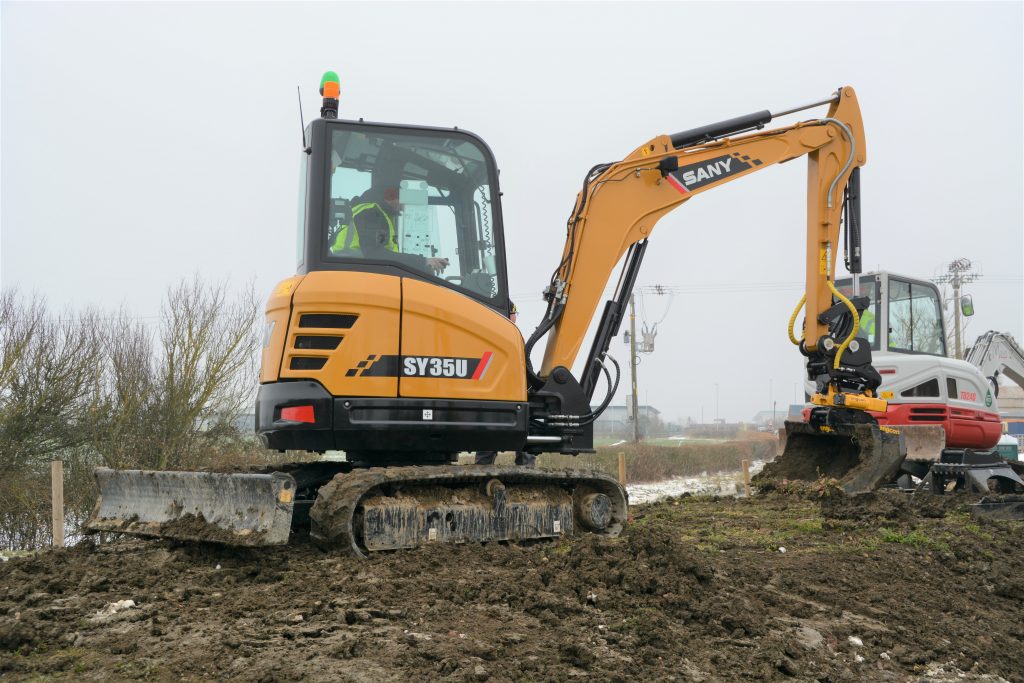 SANY and TDL Support Engcon UK Demo - TDL Equipment